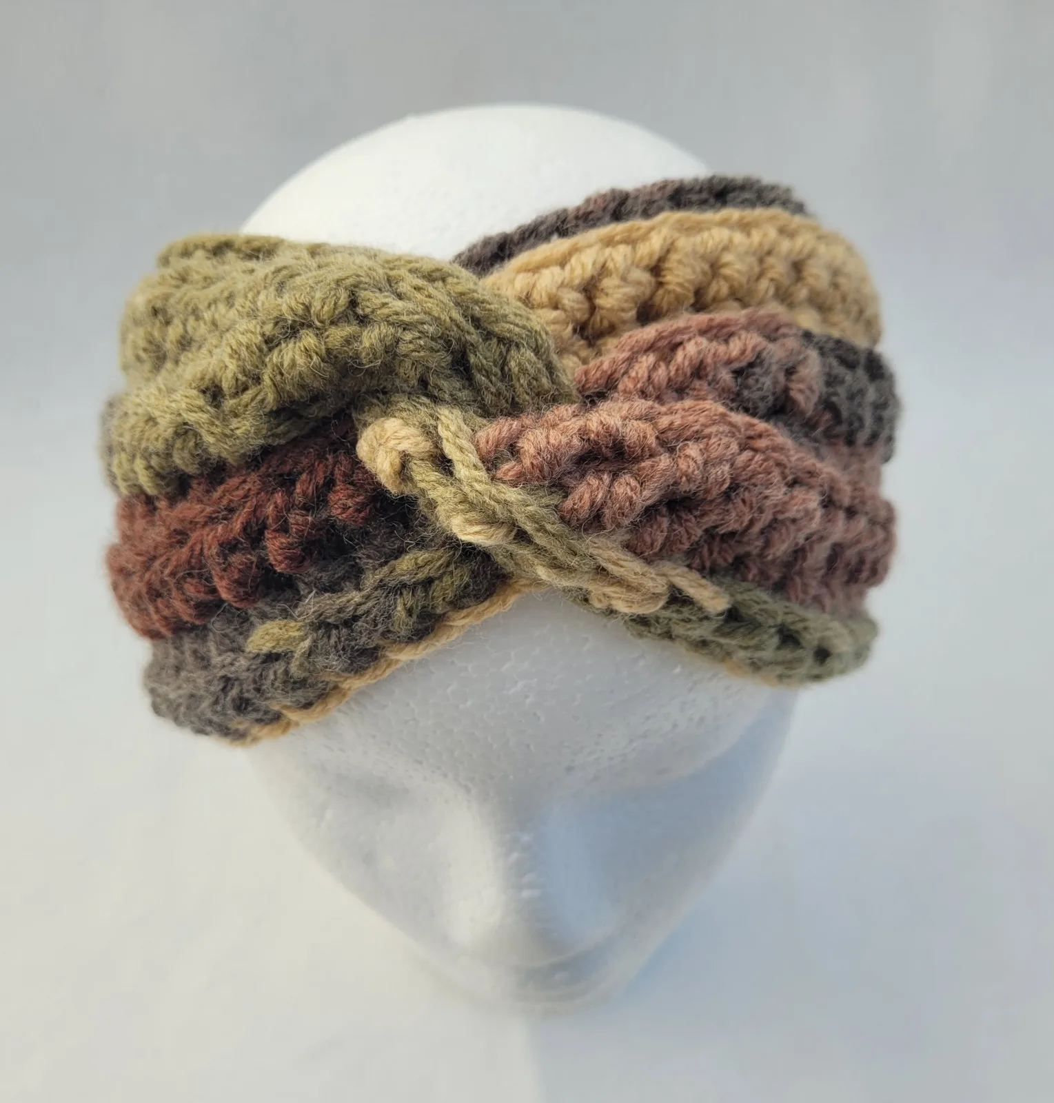 Handgehäkeltes Stirnband für Damen in Tarnfarben Winter Haarband Kopfbedeckung dicke Mischwolle (25% Wolle) KU 53–57 cm – Bild 5