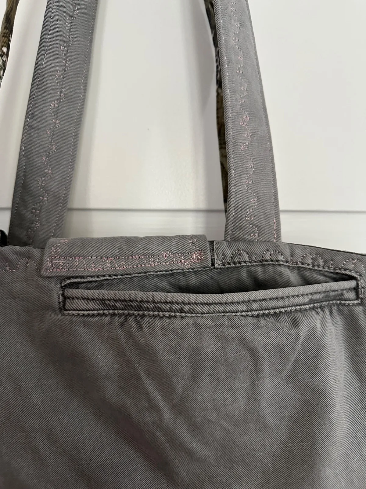 Einkaufstasche aus grauer Jeans, Upcycling Jeanstasche, Unikat – Bild 5
