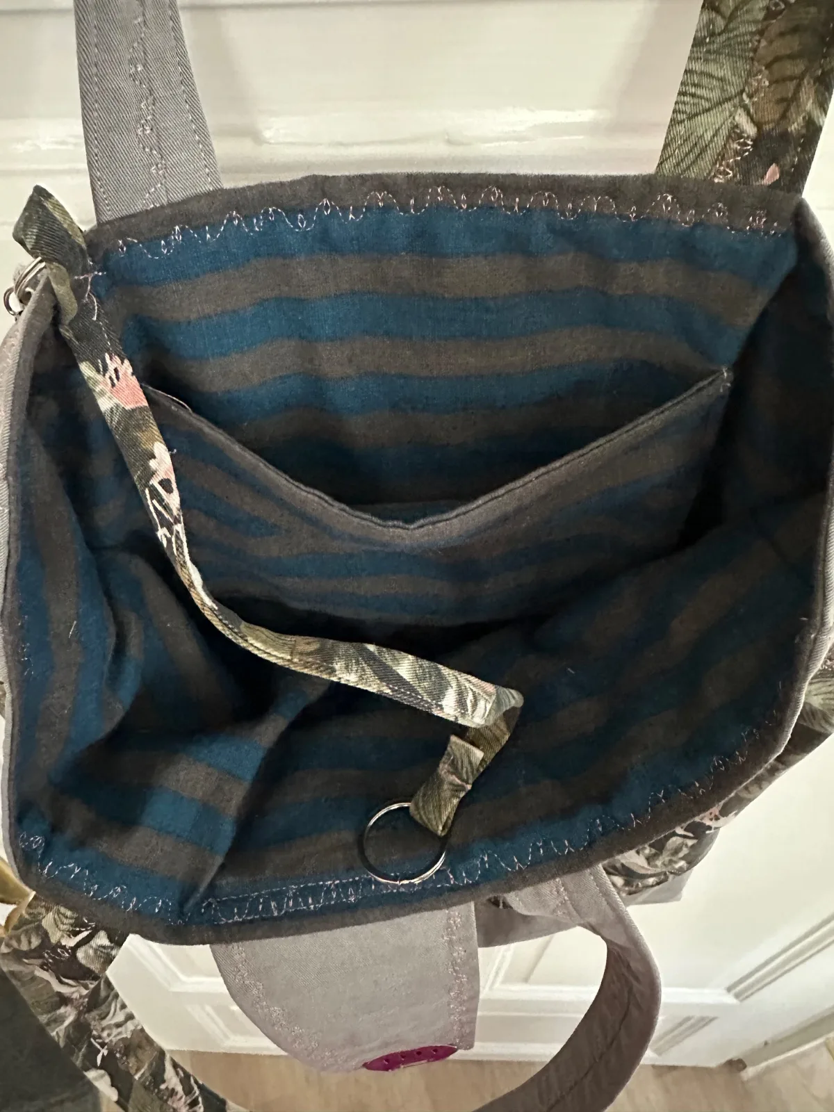 Einkaufstasche aus grauer Jeans, Upcycling Jeanstasche, Unikat – Bild 7