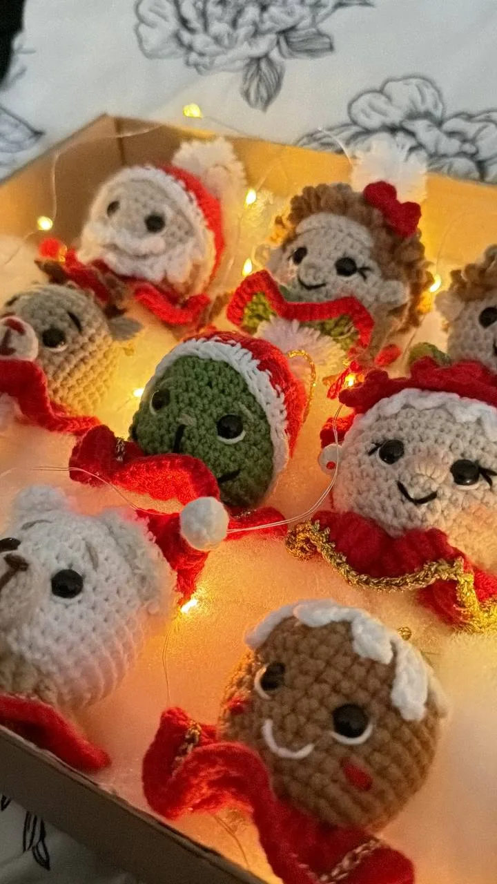 Handgehäkeltes Weihnachtsdeko-Set – 9 Figuren – Bild 2