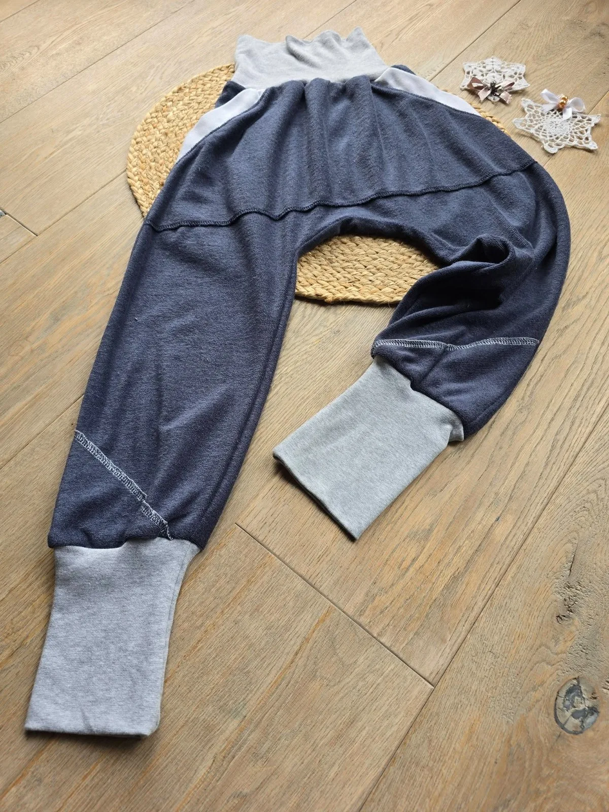 Frottee Kinderhose Gr.122/128 – Weiche Pumphose Kängurutasche Übergang – Bild 4