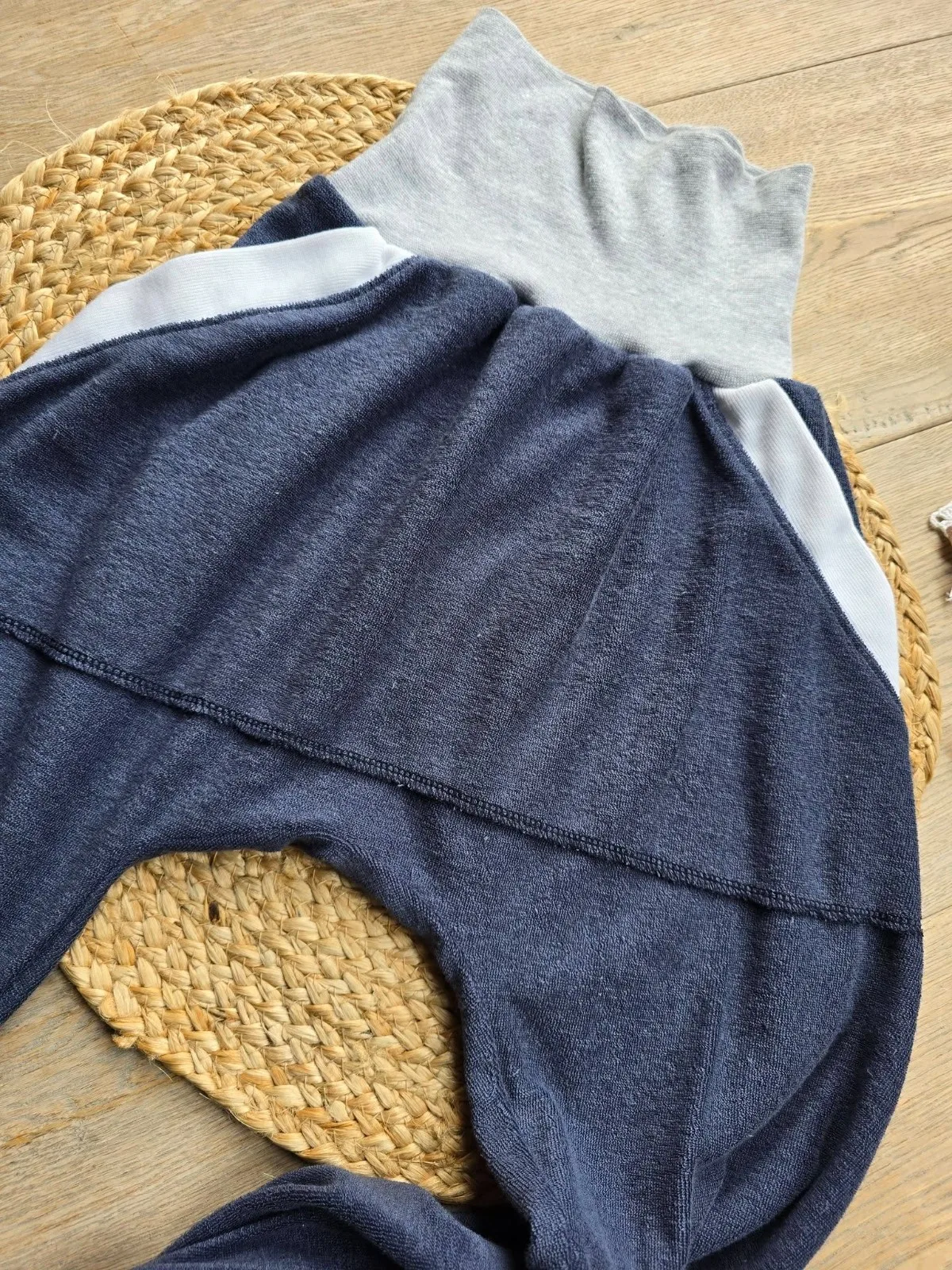 Frottee Kinderhose Gr.122/128 – Weiche Pumphose Kängurutasche Übergang – Bild 2