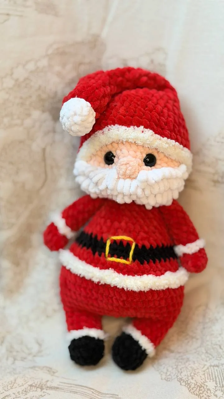 Handgehäkelter Weihnachtsmann aus Chenillegarn, ca. 30cm, Weihnachtsdeko, handgemachtes Geschenk