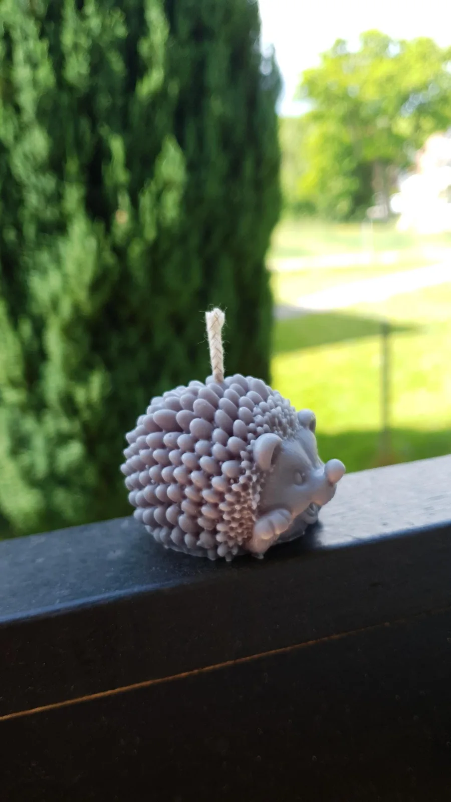 Igel Kerze aus Rapswachs – Tierkerze als Herbstdeko & Geschenkidee – Bild 5