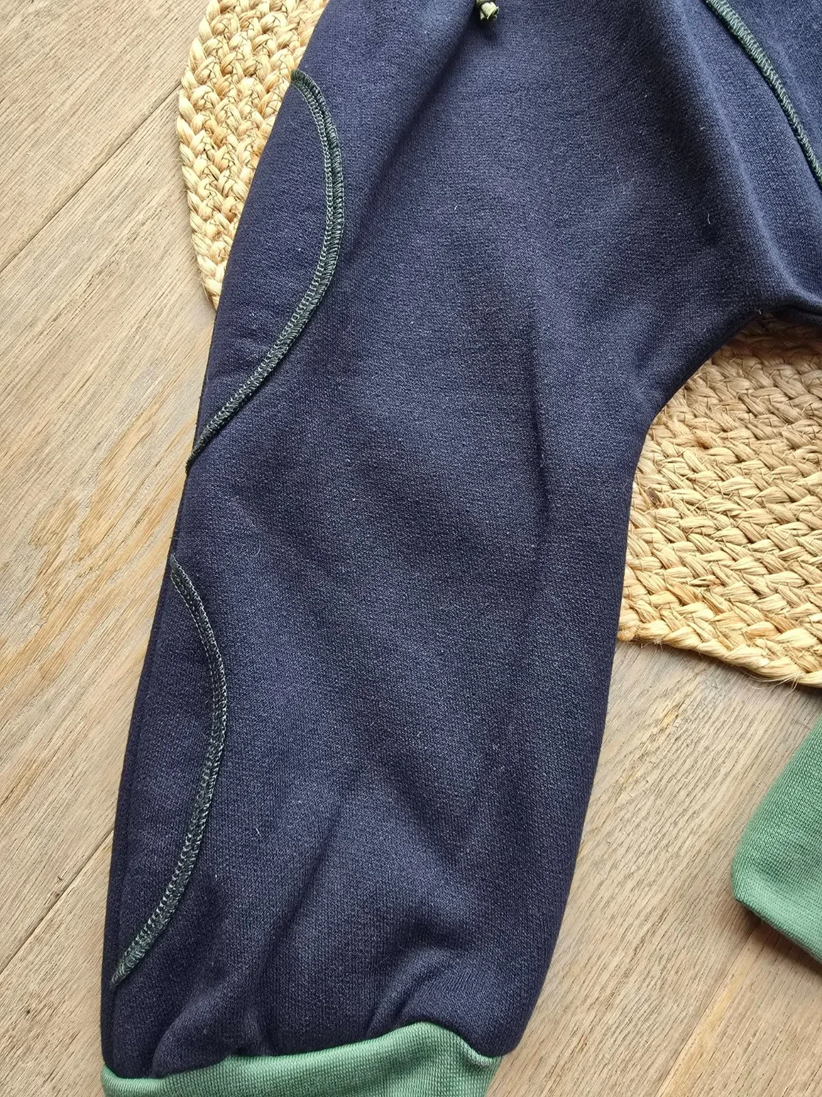 Kuschelige Kinder Pumphose, angerautem Wintersweat Gr.110/116 Unisex & Wintermotiv – Bild 4