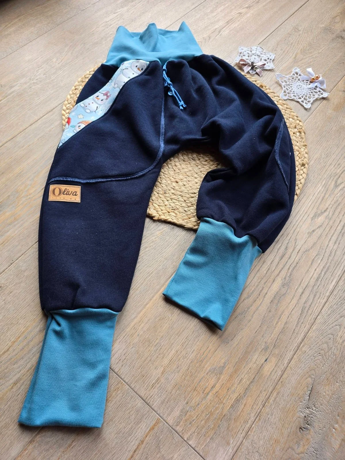 Kuschelige Kinder Bio Pumphose aus angerautem Wintersweat Gr.110/116 Schneemann – Bild 6