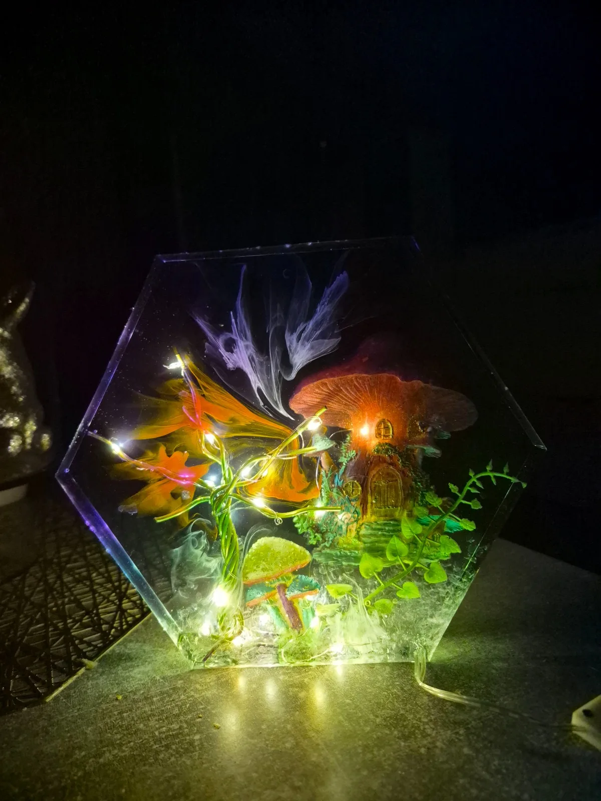 Enchanted Mushroom Village – Fantasy Epoxy Resin Lamp – Bild 2
