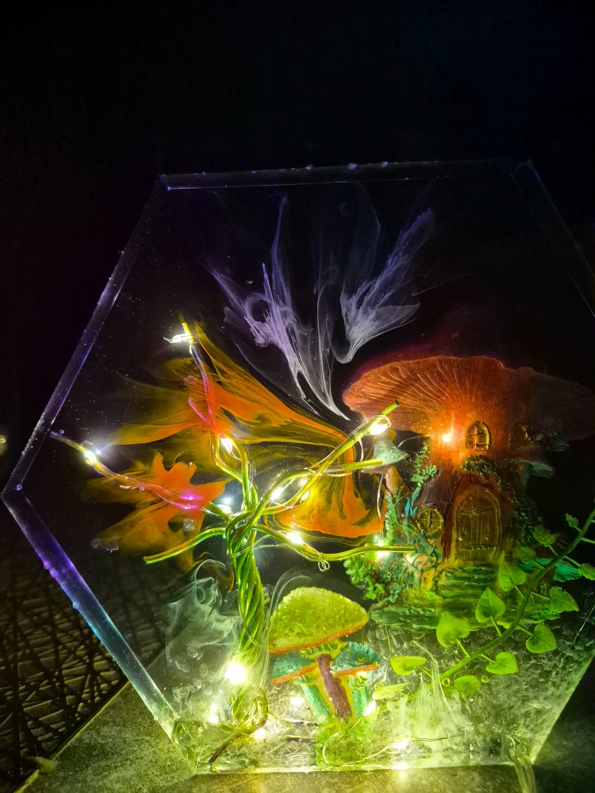 Enchanted Mushroom Village – Fantasy Epoxy Resin Lamp – Bild 5