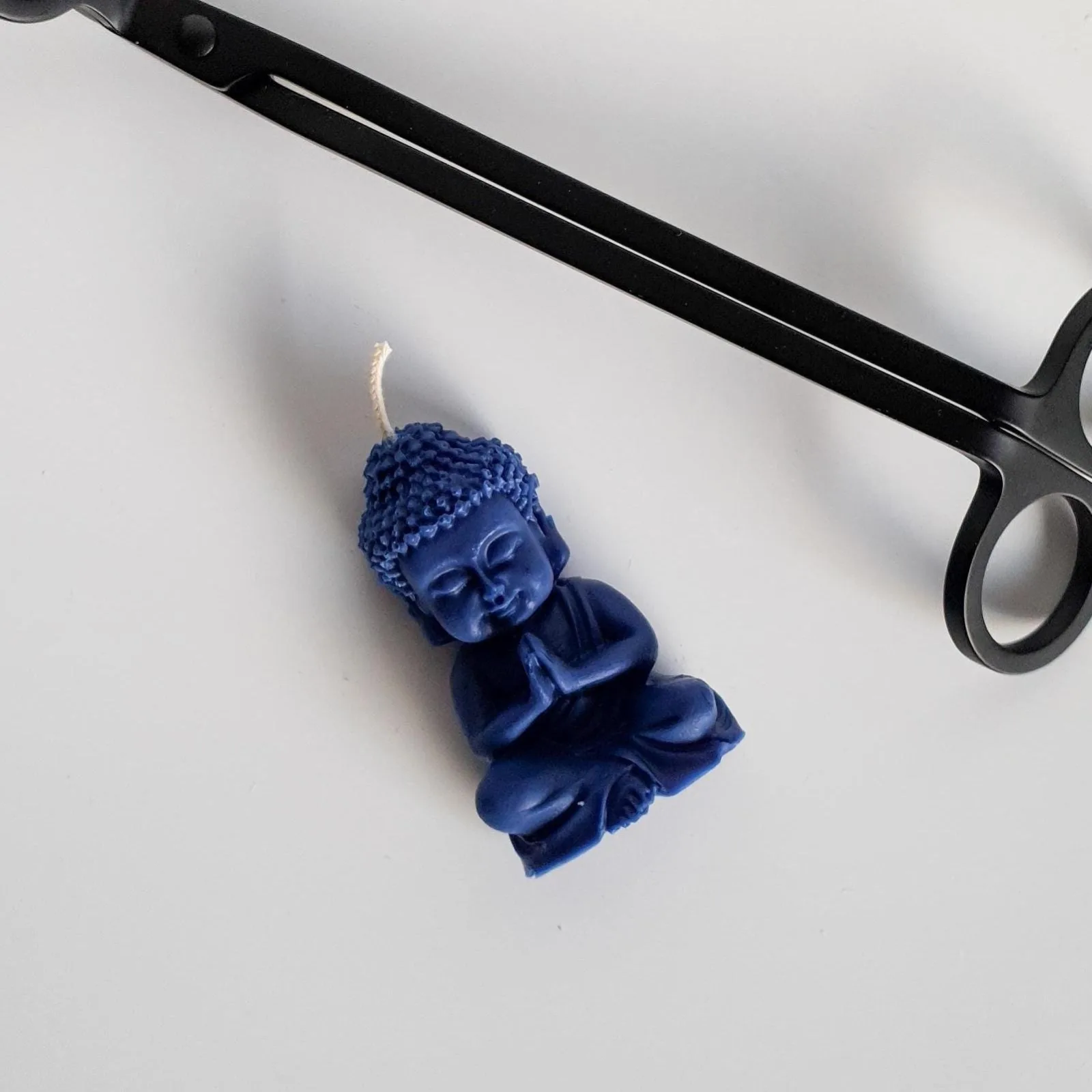 Buddha Kerze aus Rapswachs – spirituelle Deko für Meditation & Yoga – Bild 3