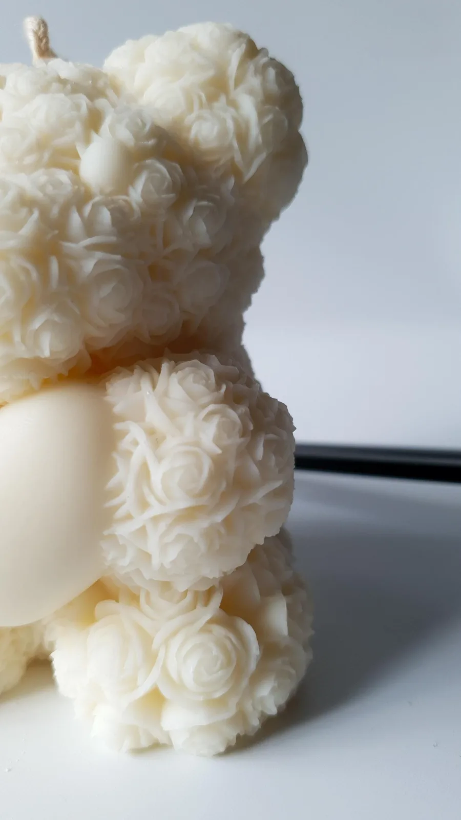 Rosenbär Kerze aus Rapswachs – Teddy Kerze mit Herz | Geschenkidee – Bild 6